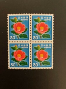 新動植物国宝切手　1980年シリーズ　30円ツバキ　田型ブロック　未使用　#368