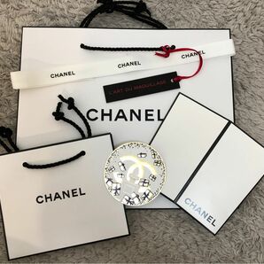 CHANEL ショップ袋　大　チャーム付き　リボン