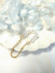 【新品】 イヤーカフ　シンプル　アクセサリー　イヤリング　耳に挟む　フェイクパール　両耳　結婚式　上品　可愛い　お得　C3/C4