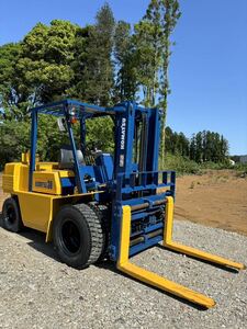 Komatsu　（KOMATSU）　forklift　3.8t TypeFG38-6 マニュアル　ガソリン　フォークシフターincluded　前輪ダブルTires