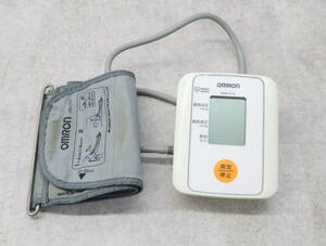 ∨ 健康管理｜血圧計 USED 中古｜OMRON オムロン HEM-7114 ｜単4電池 4本必要です ■O9914