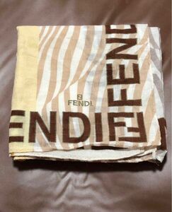 【ビンテージ･レア】FENDI ハンカチ スカーフ 英字ロゴ、柄物
