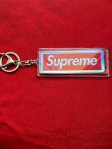 supremeキーホルダー