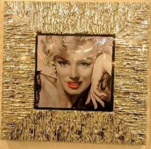 イタリア製 輸入雑貨 アートフレーム マリリン モンロー Marilyn Monroe リビングスタジオ 直輸入 お熱いのがお好き シルバー額 1414-629