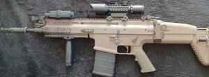 【ジャンク品】メーカー不明品　SCAR-H スコープ その他付き　電動ガン