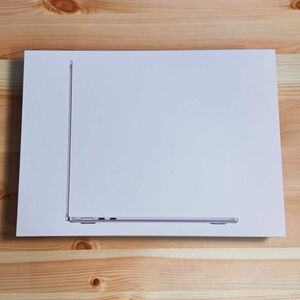 【タイムセール＊月末削除予定】Apple Macbook Air M2 8コアCPU/10コアGPU・256GB・16GB 極美品