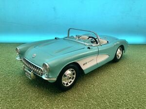 [ Junk ]1/18 BBurago Chevrolet CORVETTE (1957)( front window . is not ) photograph . overall. outer box - scratch equipped.
