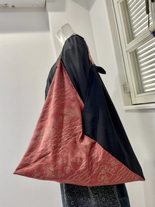 着物リメイク★エコバッグあづま袋を作りました　正絹縮緬＆地模様梅紅葉　黒赤