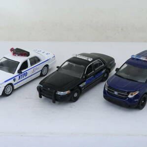GREENLIGHT NYPD POLICE FORD CROWN VICTORIA EXPLORER フォード 箱無 3台 1/64? イクレの画像1