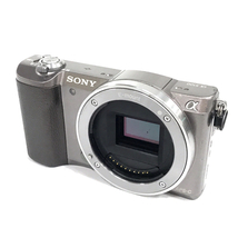 SONY a5100 ILCE-5100 ミラーレス一眼 デジタルカメラ ボディ 本体 QX052-30_画像1