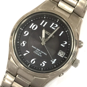 送料360円 セイコー 7B22-0AD0 ソーラー メンズ 腕時計 稼働品 黒文字盤 純正ベルト SEIKO 同梱NGの画像1
