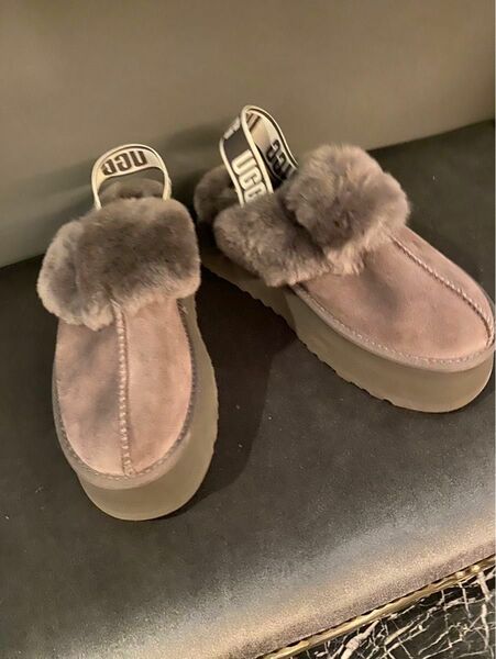 UGG スリッパ　アグ　サンダル　厚底サンダル　ムートン　