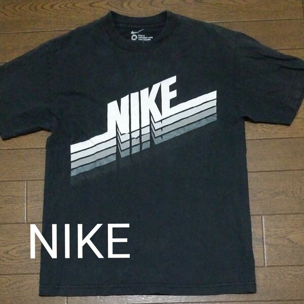 NIKE　ロゴプリントTシャツ　黒系　M N-2443