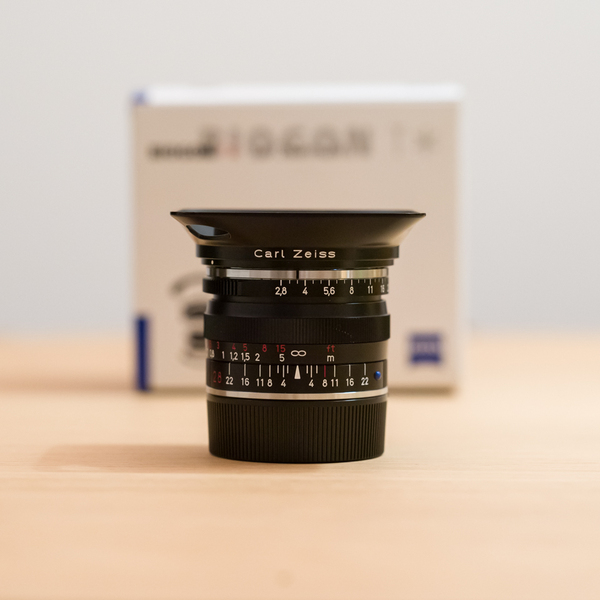 [ 付属品多数 ]　Carl Zeiss Biogon T* 28mm F2.8 ZM Leica Mマウント カールツァイス