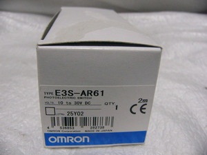 ★新品★ OMRON E3S-AR61 アンプ内蔵光電センサ 2M 複数有