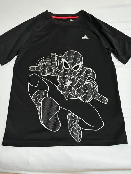 adidas アディダス　スパイダーマン Tシャツ　ドライ素材　160 