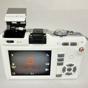 ★【外観美品】OLYMPUS オリンパス PEN E-PL1 body 充電器・カバー・ストラップ付 ホワイト★#2404069の画像9