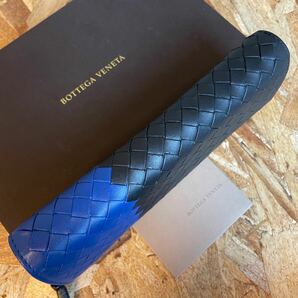 ★【極美品！希少！】 BOTTEGA VENETA ボッテガヴェネタ イントレチャート ロングウォレット 長財布 男女 二つ折り バイカラーの画像3