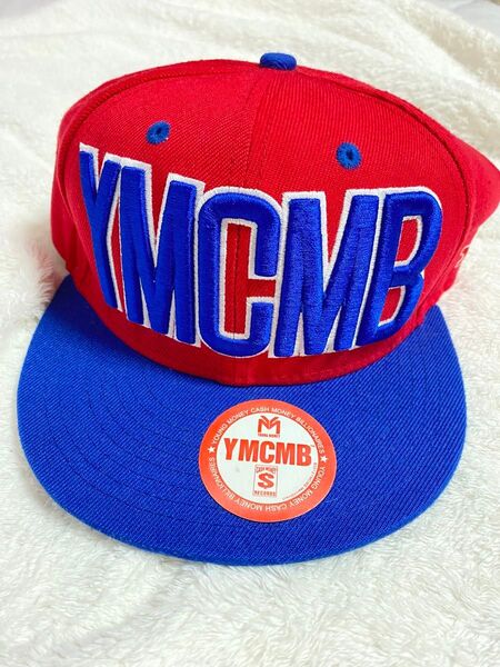 美品 キャップ 帽子 snapback フラットキャップ ロゴ YMCMB ストリートファッション ストリート ダンス 衣装