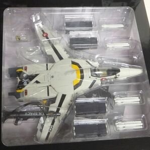 やまと 1/48 完全変形 VF-1S バルキリー ロイ・フォッカー機 劇場版 超時空要塞マクロス 愛・おぼえていますか YAMATO シール貼り済み 傷みの画像3