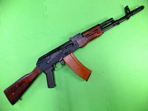 * Manufacturers unknown ( abroad made )[ Russia AK-74 hand guard & stock real wood ( wooden ) equipment blowback specification electric gun ] secondhand goods 