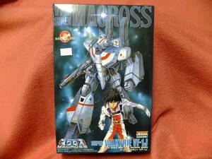 ★アリイ　１/１００「超時空要塞マクロス　スーパーバルキリーＶＦ‐１Ｊ（リン・ミンメイ私服バージョンフィギュア入り）」未組み立て品