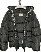 サイズ5 MONCLER　モンクレール　 MONTCLA モンクラー 人気商品　白ワッペン　ダウンジャケット　刺ロゴ 2017年モデル 大きいサイズ_画像1