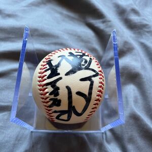  Hanshin Tigers star .. one direction autograph autograph ball NPB * attrition . yellow tint equipped 