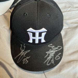  Hanshin Tigers new ... player gold book@ player with autograph cap 