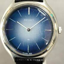 060514　265373　SEIKO　セイコー　2220-0300　メンズ腕時計　手巻き　文字盤ネイビー系カラー　紳士小物　稼働品_画像2