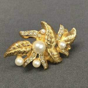 060514 265411 Christian Dior Christian Dior design brooch gold group color design accessory small articles 