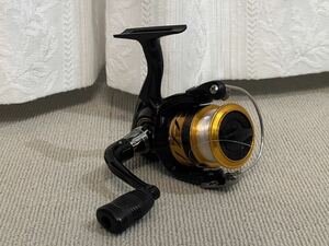 ③ Daiwa WORLD SPIN 2000 ダイワ スピニングリール 美品