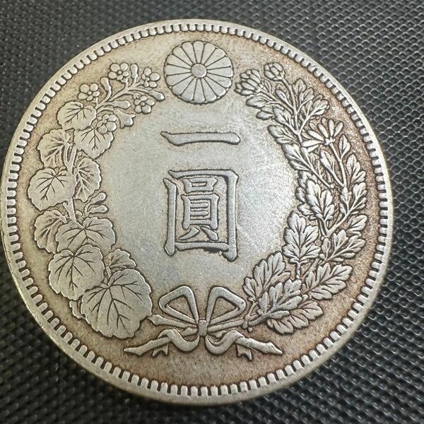 古銭　銀貨　一円銀貨　一圓 明治七年 明治7年 日本古銭　貿易銀 大型銀貨 D8 重さ26.5g