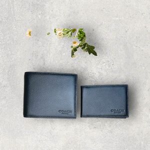 ［新品・未使用］コーチ 折財布　ブラック　メンズ　パスケース　カードケース