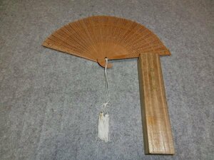 [ white ..]. tree fan ... carving fan length approximately 20.5cm fan kimono small articles white . fan . boxed 
