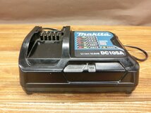 【H3-1026】makita マキタ バッテリー 充電器 DC10SA 10.8V用 電動工具用 通電確認済 現状品 東京引取可【千円市場】_画像2