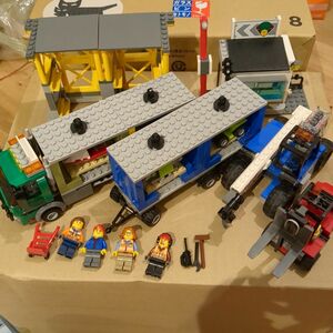 レゴ（LEGO）60169 レゴ シティ 配送センターとコンテナトラック