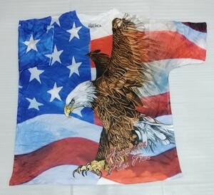 ☆イラスト絵柄Tシャツ 大きなサイズ 2XL 50/52 SPIRIT OF AMERICA FREEDOM FLIES 1776 白頭ワシTHE BALD EAGLE星条旗アメリカ国旗STAR軽量