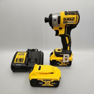 即決　中古　18V　充電式インパクトドライバ　DEWALT　DCF887　バッテリー2個　充電器　動作確認済み　送料無料