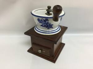 【A009】木製 一部陶器製 コーヒーミル Coffee Mill 観賞用 古美術品 静物 アンティーク 輸入品 