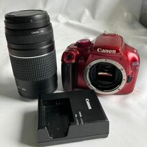 ★【500円スタート】Canon キャノン EOS Kiss X50 レッド レンズキット CANON ZOOM LENS EF 75-300mm 1:4-5.6 lll USM 稼動品_画像1