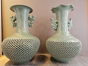 モデルルーム展示品 大型の飾り壺 高麗青磁 象嵌網目透かし入鶴紋双耳壺 在銘 芸元 青磁器 大型飾り壺 有田焼 置物 花瓶 花器