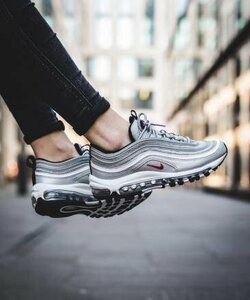 NIKE　AIR MAX 97(ナイキ　エアマックス97)　メタリック シルバー/バーシティ レッド-ホワイト-ブラック(884421-001)28.0cm スニーカー