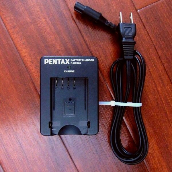 PENTAX 純正バッテリーチャージャー D-BC109
