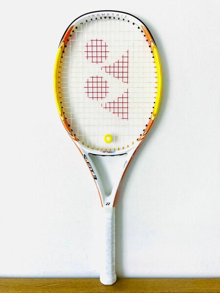 【新品同様】ヨネックス『エスフィットスリー』テニスラケット／G2／初心者／軽量