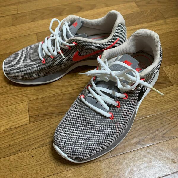 NIKE スニーカー