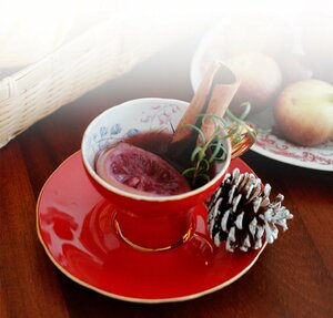Aynsley エインズレイ　イギリス　ティーカップ　カップ＆ソーサー　洋食器　茶器　お祝い　プレゼント　レッド