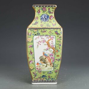 景徳鎮　清時代　乾隆　花瓶　四方花瓶　琺瑯彩　粉彩 磁器　置物　装飾　収蔵　コレクション