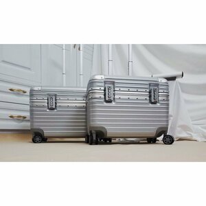 アルミスーツケース　キャスター付き シルバー 21インチ 小型 アルミトランク 旅行用品 TSAロック キャリーケース キャリーバッグ