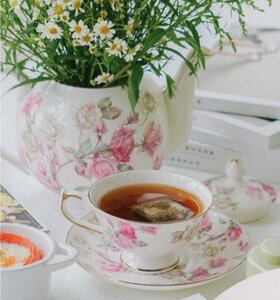 Aynsley エインズレイ　イギリス　洋食器　茶器　ティーポット　ティーカップ＆ソーサー　5点セット　バラ　薔薇　花柄　お祝い　プレゼン